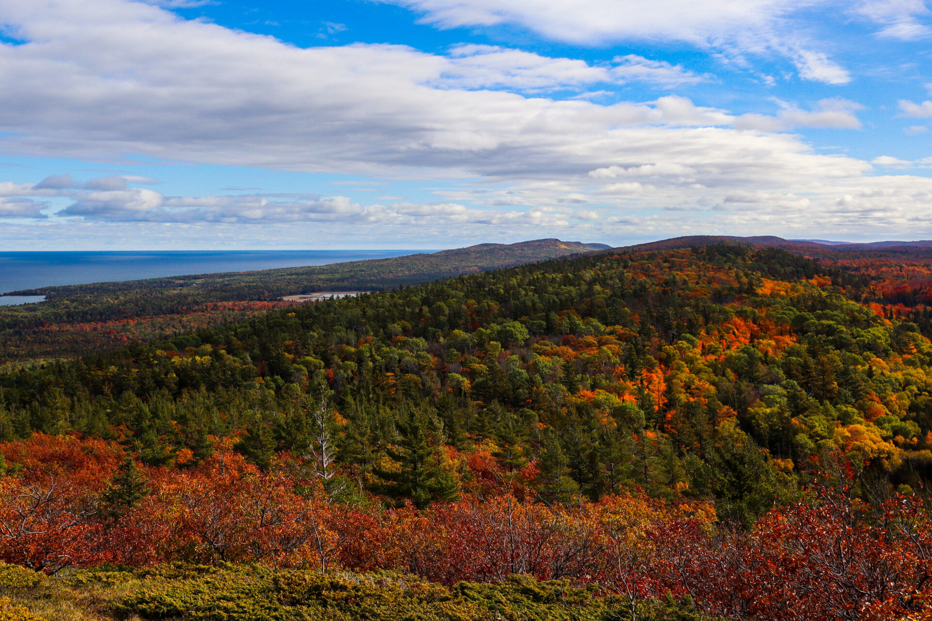 6 Best Places to See Upper Peninsula Fall Colors