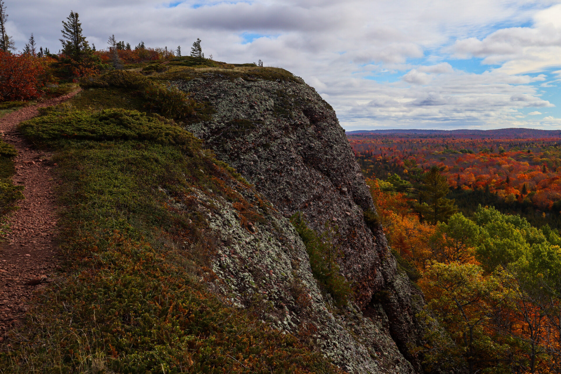 6 Best Places to See Upper Peninsula Fall Colors