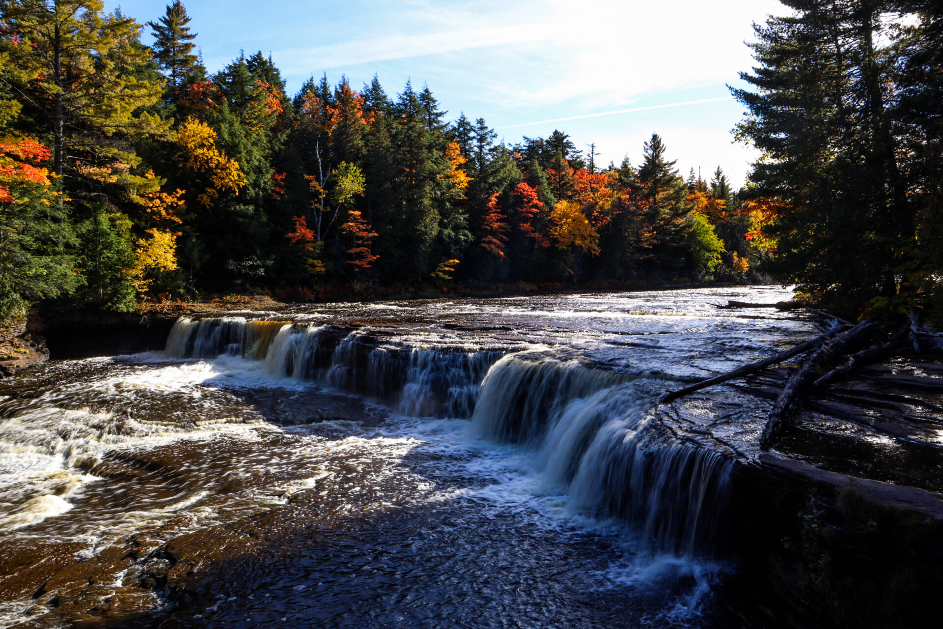 6 Best Places to See Upper Peninsula Fall Colors